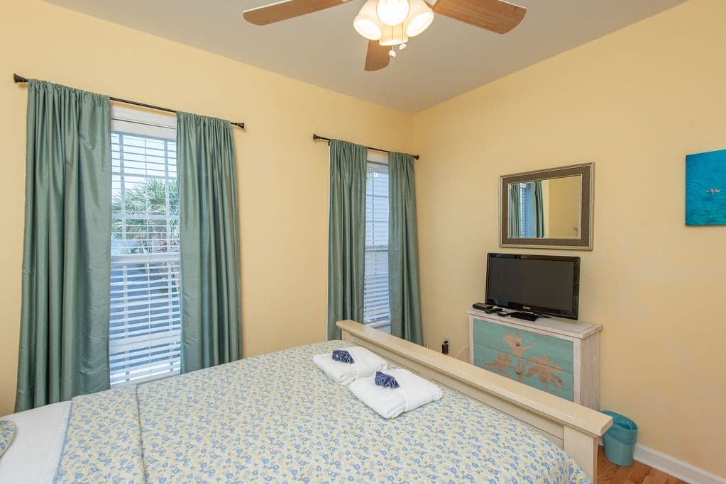 Guest bedroom one second angle