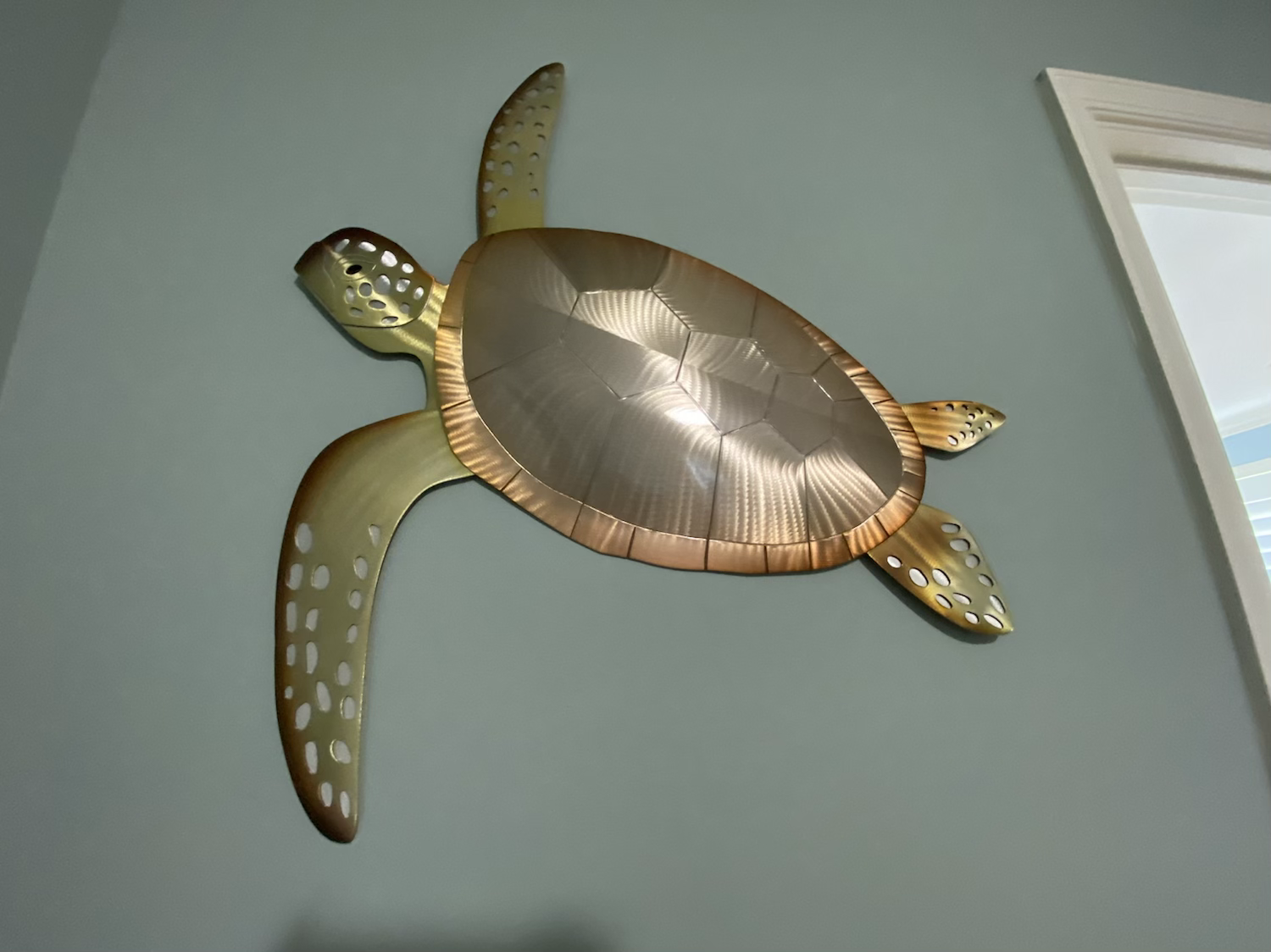 Decorative turtle at 16 Turtle Bay
